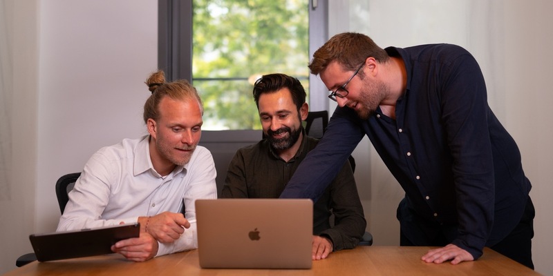 VOLLE KURSE mit der Apiron Group: Warum Bildungsträger sich jetzt digitalisieren sollten - Foto: presseportal.de