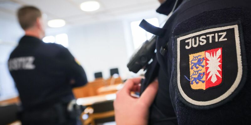 Entscheidung im Namensstreit um Likör ohne Ei erwartet. (Archivfoto) - Foto: Christian Charisius/dpa