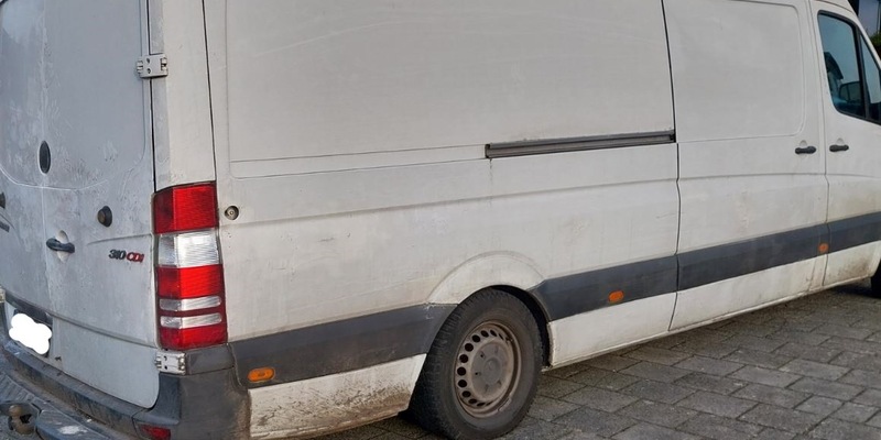 POL-SE: Pinneberg/ A23 - Polizei stoppt LKW - Gesamtlast über 46% überschritten - Foto: presseportal.de