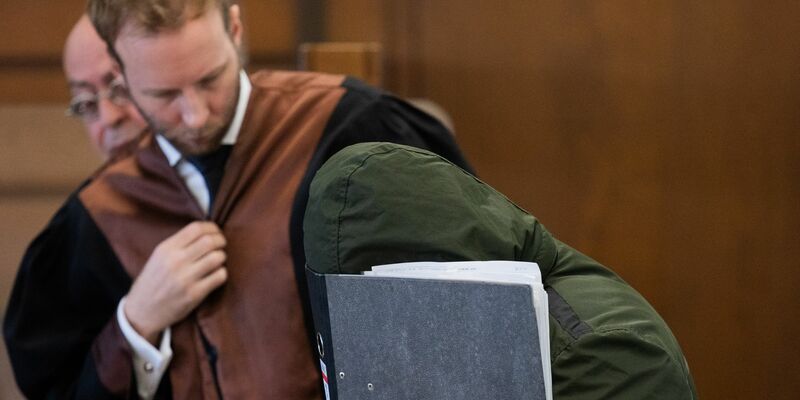 Im sogenannten Karnevalsmord-Prozess in Köln ist der Angeklagte zu lebenslanger Haft verurteilt worden. - Foto: Rolf Vennenbernd/dpa