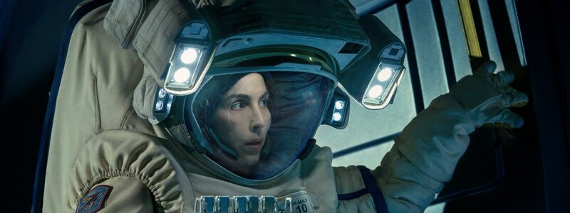 Noomi Rapace in einer Szene aus «Constellation». - Foto: Julia Terjung/Apple TV+/dpa