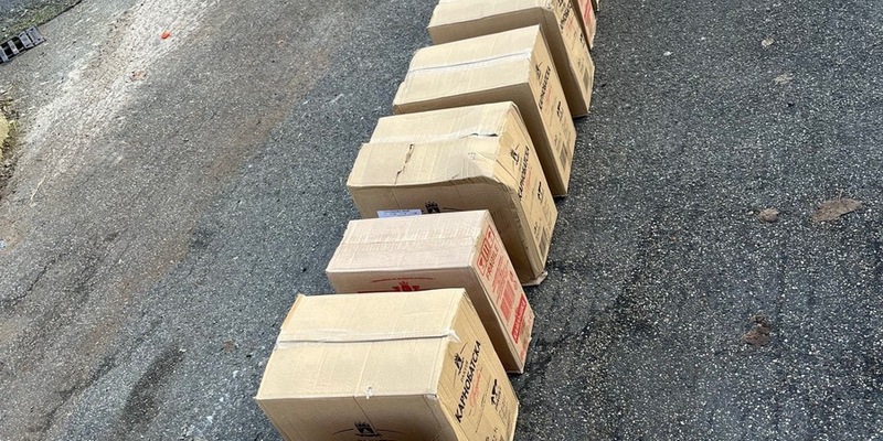 HZA-DA: ZOLL stoppt Partyalkohol und Zigaretten - Schmuggelversteck auf der BAB 3 enttarnt - Foto: presseportal.de