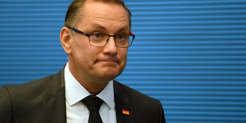 Tino Chrupalla musste im Oktober 2023 einen Wahlkampfauftritt in Ingolstadt abbrechen. - Foto: Serhat Kocak/dpa