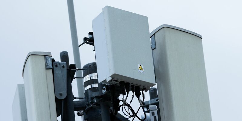 Die aktuelle Befragung zeigt, dass das Interesse an 5G größer ist, je jünger die Nutzer sind. - Foto: Rolf Vennenbernd/dpa