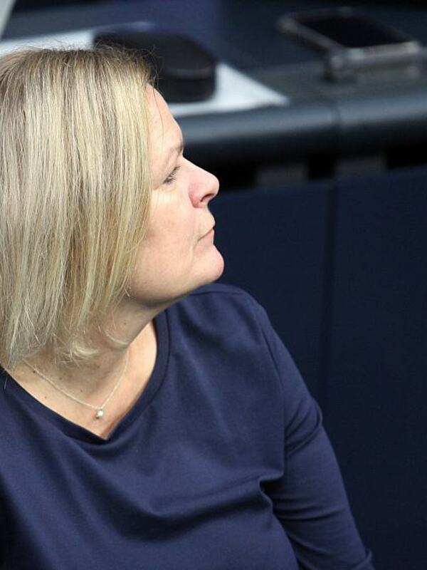 Bundesinnenministerin Nancy Faeser (SPD) will mehr Mitarbeiter im