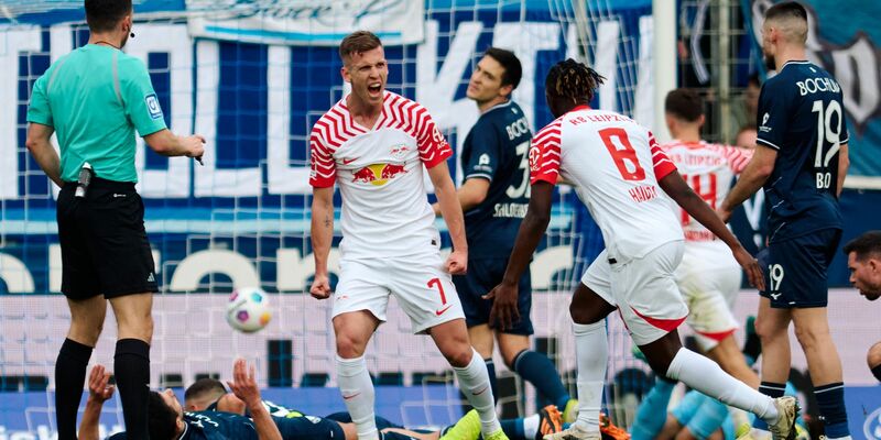 RB dreht das Spiel: Leipzigs Dani Olmo jubelt über sein Tor zum zwischenzeitlichen 1:1. - Foto: Bernd Thissen/dpa