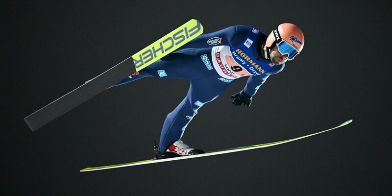 Kam beim Team-Springen im finnischen Lahti mit dem deutschen Team auf den dritten Platz: Pius Paschke. - Foto: Jussi Nukari/Lehtikuva/dpa