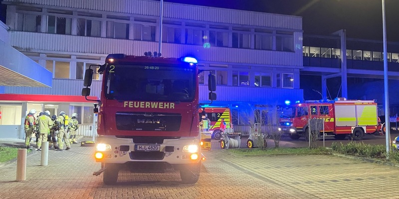 FW Lehrte: Feuer im Büropark in Ahlten - Foto: presseportal.de