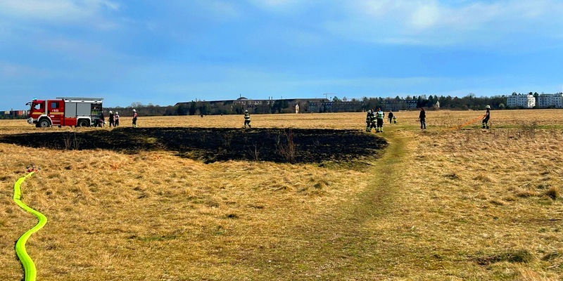 FW-M: Flächenbrand auf der Panzerwiese (Hasenbergl) - Foto: presseportal.de