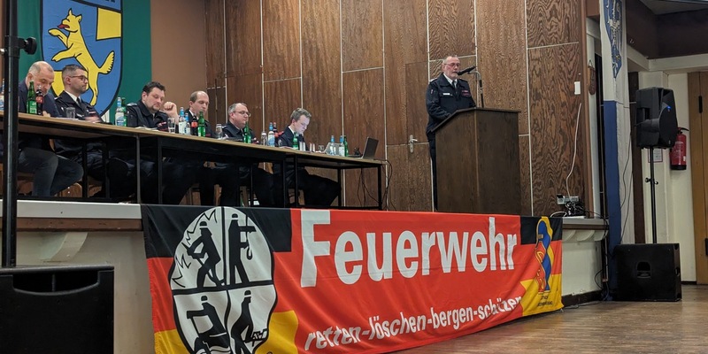 FW-AR: Jahresdienstbesprechung BLZ1: Rückblick, Ehrungen und Führungswechsel - Foto: presseportal.de