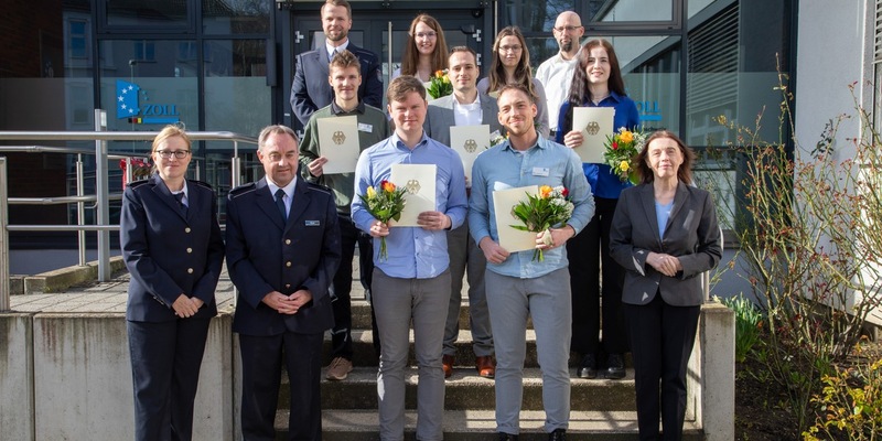 HZA-BS: Herzlich Willkommen in der Zollverwaltung! / 7 Anwärterinnen und Anwärter starten ihren Bachelorstudiengang beim Hauptzollamt Braunschweig - Foto: presseportal.de