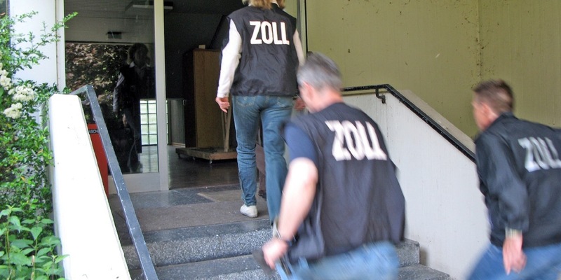 HZA-AC: Zoll zerschlägt kriminelles Unternehmensgeflecht Zwei Männer festgenommen - Foto: presseportal.de
