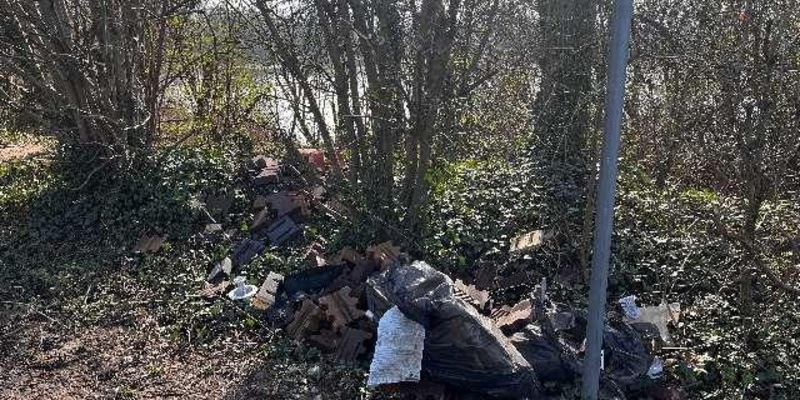 POL-NI: Rinteln - Zeugenaufruf nach illegaler Müllentsorgung - Foto: presseportal.de