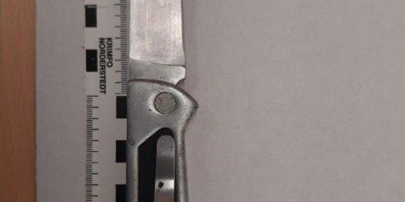 BPOL-H: Bundespolizei Flughafen Hannover: 76-jähriger vergisst Springmesser im Handgepäck - Foto: presseportal.de