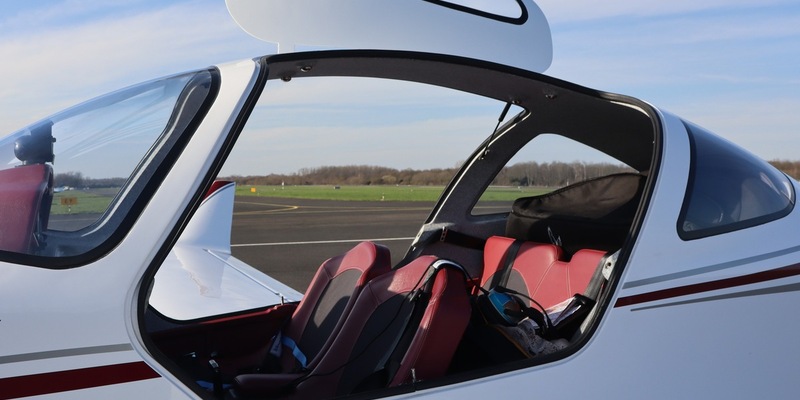 POL-MG: Flugzeugtür stürzt in Gebüsch - Keine Verletzten - Foto: presseportal.de