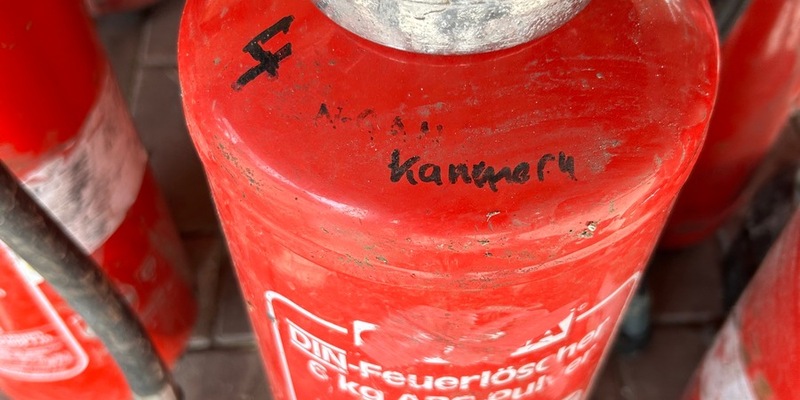 POL-RZ: Illegale Entsorgung von Feuerlöschern - Polizei sucht Zeugen - Foto: presseportal.de