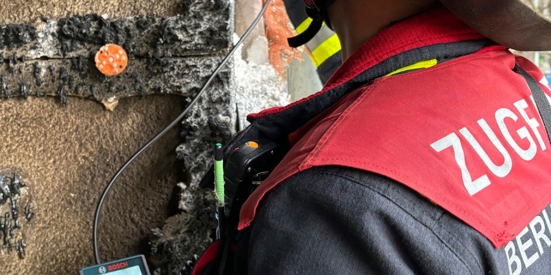 FW-M: Balkonmöblierung in Brand (Laim) - Foto: presseportal.de