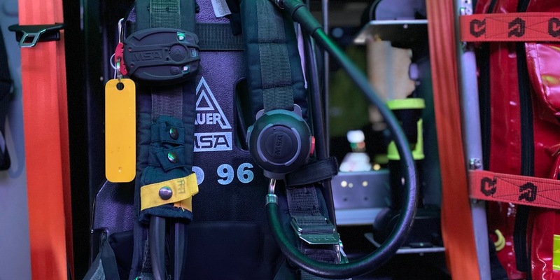 FW Alpen: Brennender Rasentraktor - Foto: presseportal.de