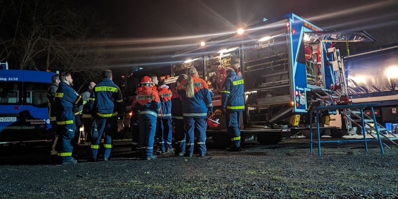 FW-AR: Übungsabend der Jugendfeuerwehr Arnsberg mit Präsentation des THW - Foto: presseportal.de