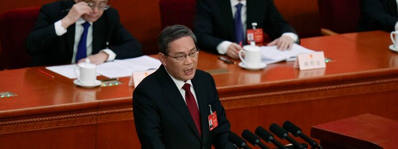 «Es wird nicht einfach sein, die diesjährigen Ziele zu erreichen»: der chinesische Ministerpräsident Li Qiang. - Foto: Andy Wong/AP/dpa