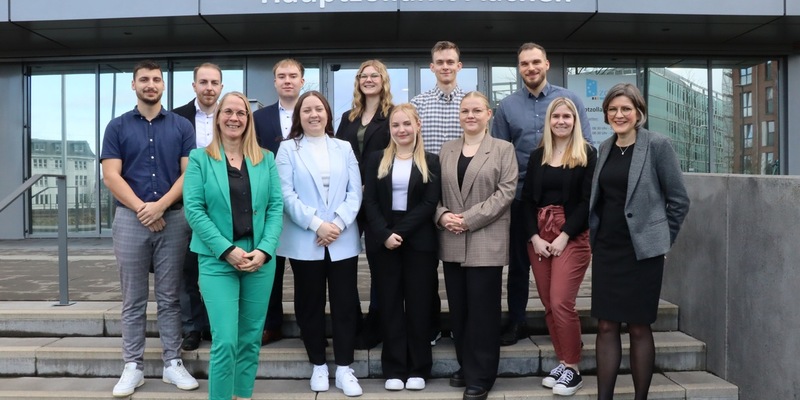 HZA-AC: Sieben Nachwuchskräfte für den Aachener Zoll starten im neuen Bachelor-Studiengang - Foto: presseportal.de