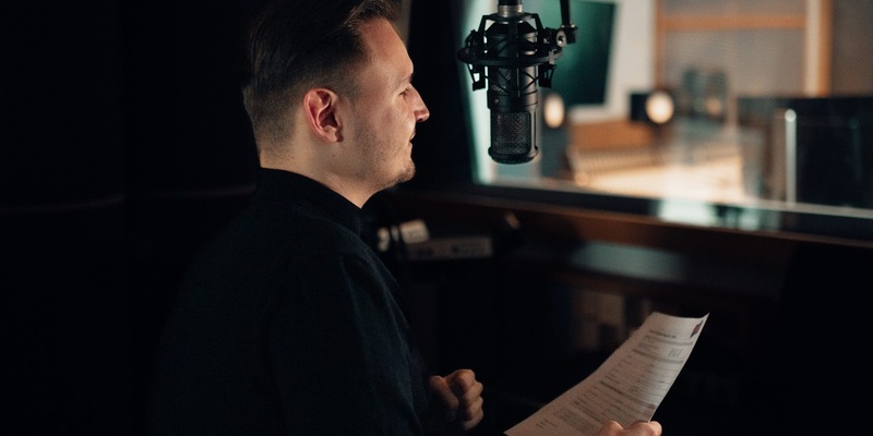 Patrick Khatrao: So gelingen professionelle Hörbuchaufnahmen auch Zuhause - warum angehende Profisprecher sich nicht vor dem Umgang mit der Technik fürchten sollten - Foto: presseportal.de