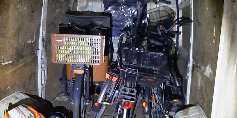 BPOLD-B: Auf dem Weg nach Polen: Sechs Fahrräder im Transporter sichergestellt - Foto: presseportal.de