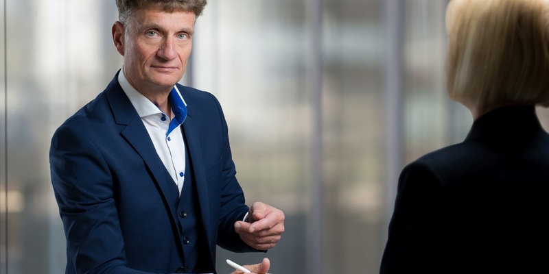 Frank Becker: Warum IT-Projekte in der Gesundheitsbranche immer wieder aus dem Ruder laufen - Foto: presseportal.de