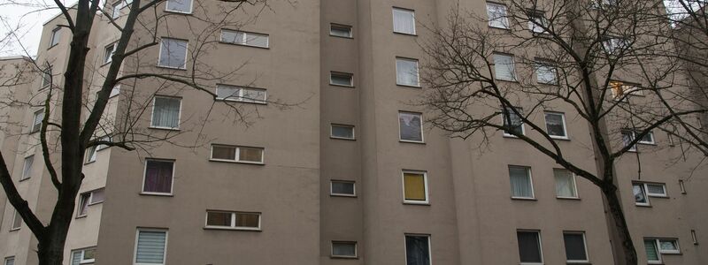 Das Mehrfamilienhaus im Berliner Stadtteil Kreuzberg, in dem die frühere RAF-Terroristin Daniela Klette wohnte. - Foto: Paul Zinken/dpa