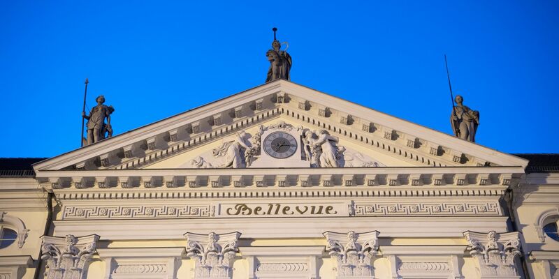 Schloss Bellevue ist seit 1994 der Amtssitz des Bundespräsidenten. - Foto: Ralf Hirschberger/dpa