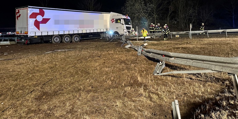 FW-M: Lkw-Unfall in Autobahnausfahrt (A99 Ausfahrt Germering) - Foto: presseportal.de