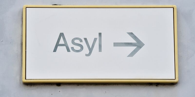 Etwa drei Fünftel der im Jahr 2024 gestellten Asylanträge entfielen auf drei Hauptherkunftsländer - Syrien, Afghanistan und Türkei. - Foto: Uli Deck/dpa