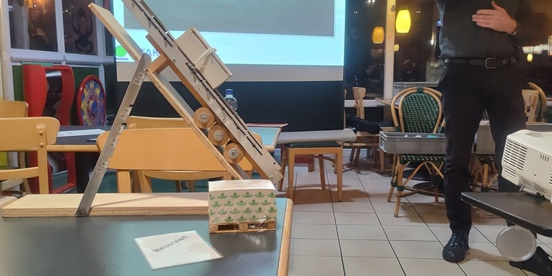 POL-ROW: Container-Transporte beim Fernfahrerstammtisch - Foto: presseportal.de