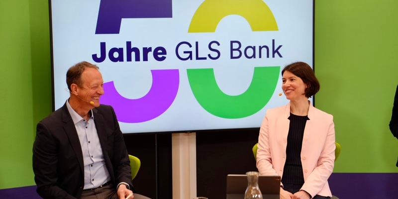 9,9 Milliarden Gründe für eine sozial-ökologische Bank - Foto: presseportal.de