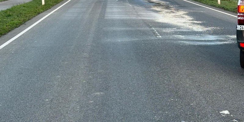 FW Xanten: Auslaufende Betriebsstoffe nach Brand an Bus - Foto: presseportal.de