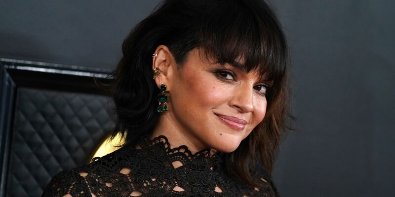 Auf ihrem neuen Album «Visions» gibt Norah Jones Einblicke in eine fröhliche Gefühlswelt. - Foto: Jordan Strauss/Invision/AP/dpa