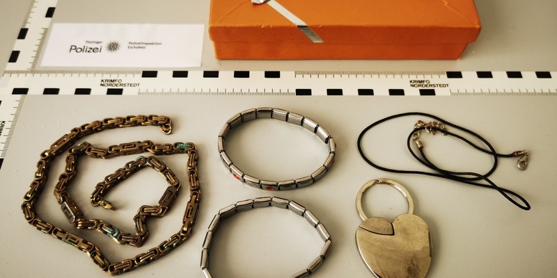 LPI-NDH: Zeugenaufruf: Wem gehören diese Gegenstände? - Foto: presseportal.de