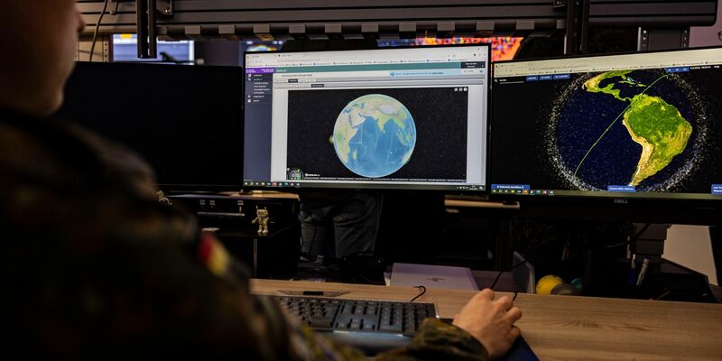 Reste seien grob in einem Korridor zwischen Guatemala und Florida ins Meer gefallen. - Foto: Christoph Reichwein/dpa