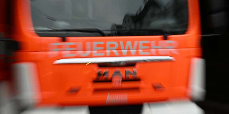 Noch bevor die Feuerwehr eintraf, war der Brand gelöscht. (Symbolbild) - Foto: Bernd Weißbrod/dpa