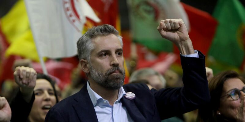 Portugal erwartet ein knappes Rennen zwischen den regierenden Sozialisten um Pedro Nuno Santos und den Konservativen. - Foto: Joao Henriques/AP/dpa