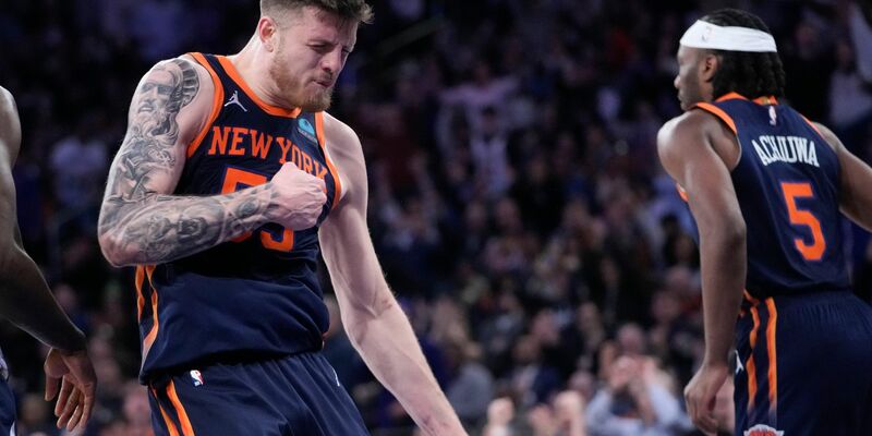 Die Stärken von Center Isaiah Hartenstein (l) liegen besonders in der Defensive. - Foto: Mary Altaffer/AP/dpa