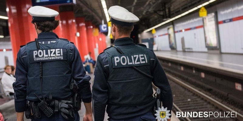 Bundespolizeidirektion München: Person im Gleis - Foto: presseportal.de