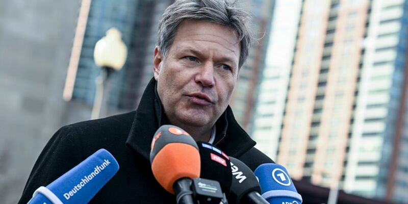 Die Tage bis zur geplanten Abstimmung am Donnerstag «sollten wir klug nutzen», appellierte Robert Habeck. - Foto: Britta Pedersen/dpa