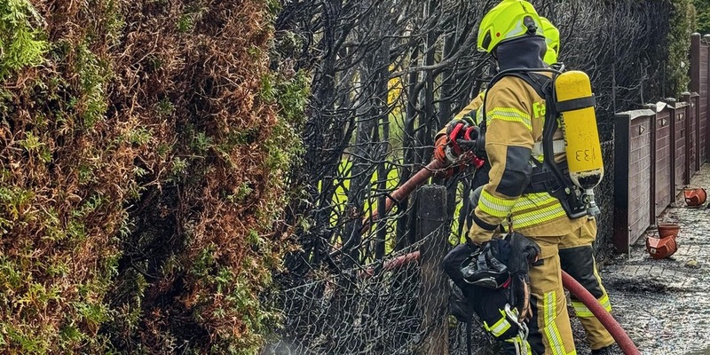 FW-DT: Heckenbrand - Foto: presseportal.de