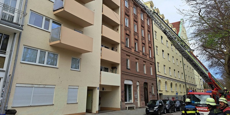 FW-M: Fassadenputz stürzt auf Gehweg (Isarvorstadt) - Foto: presseportal.de