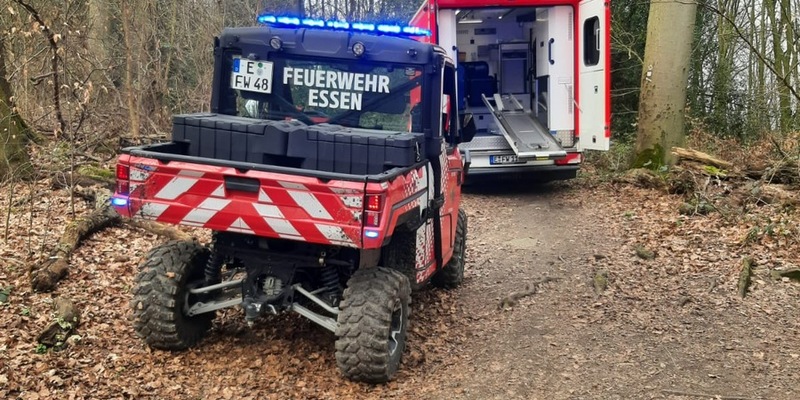 FW-E: Verletzte Person im Wald - erster Einsatz des neuen ATV der Feuerwehr Essen - Foto: presseportal.de