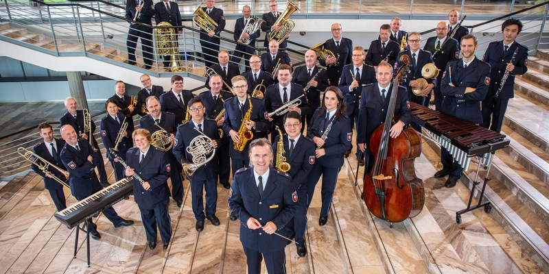 POL-HH: 250908-4. Im Takt der Stadt - Abenteuer Schulweg - Verkehrskasper und Polizeiorchester im Einklang & Terminhinweis - Foto: presseportal.de