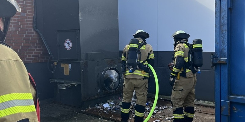 POL-NE: Brand in Müllpresse - Kripo ermittelt zur Brandursache - Foto: presseportal.de