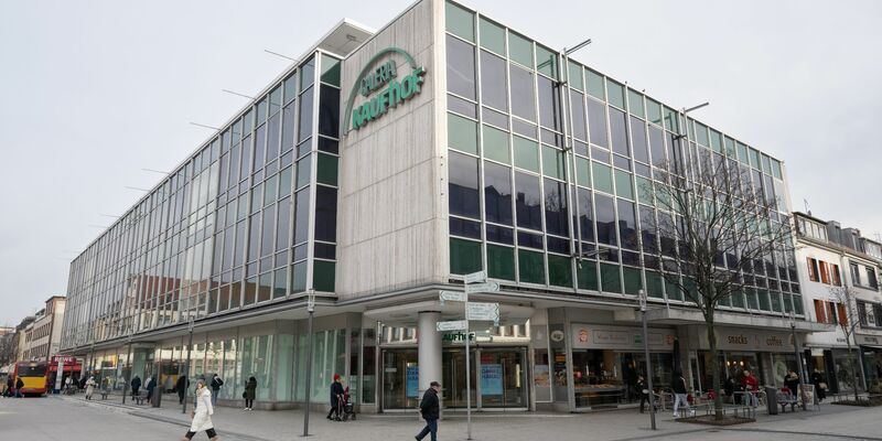 Die geschlossene Galeria-Kaufhof-Filiale im hessischen Hanau. - Foto: Boris Roessler/dpa