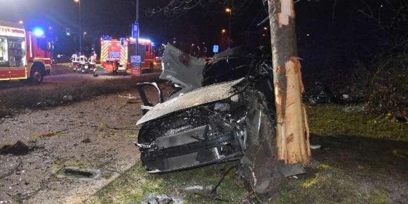 POL-HM: Tödlicher Verkehrsunfall auf der Pyrmonter Straße in Hameln - Foto: presseportal.de